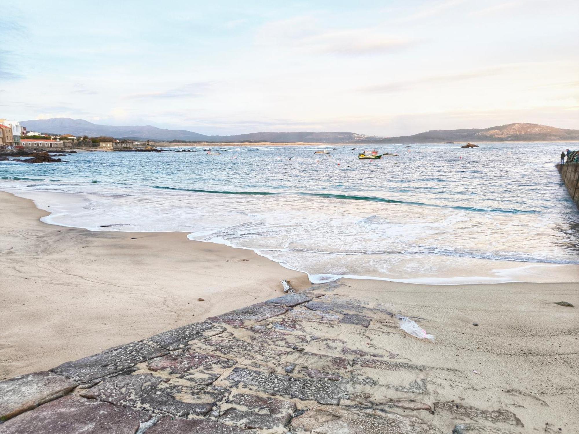 Apartamento Corrubedo Vistas Mar Y Playa Bagian luar foto