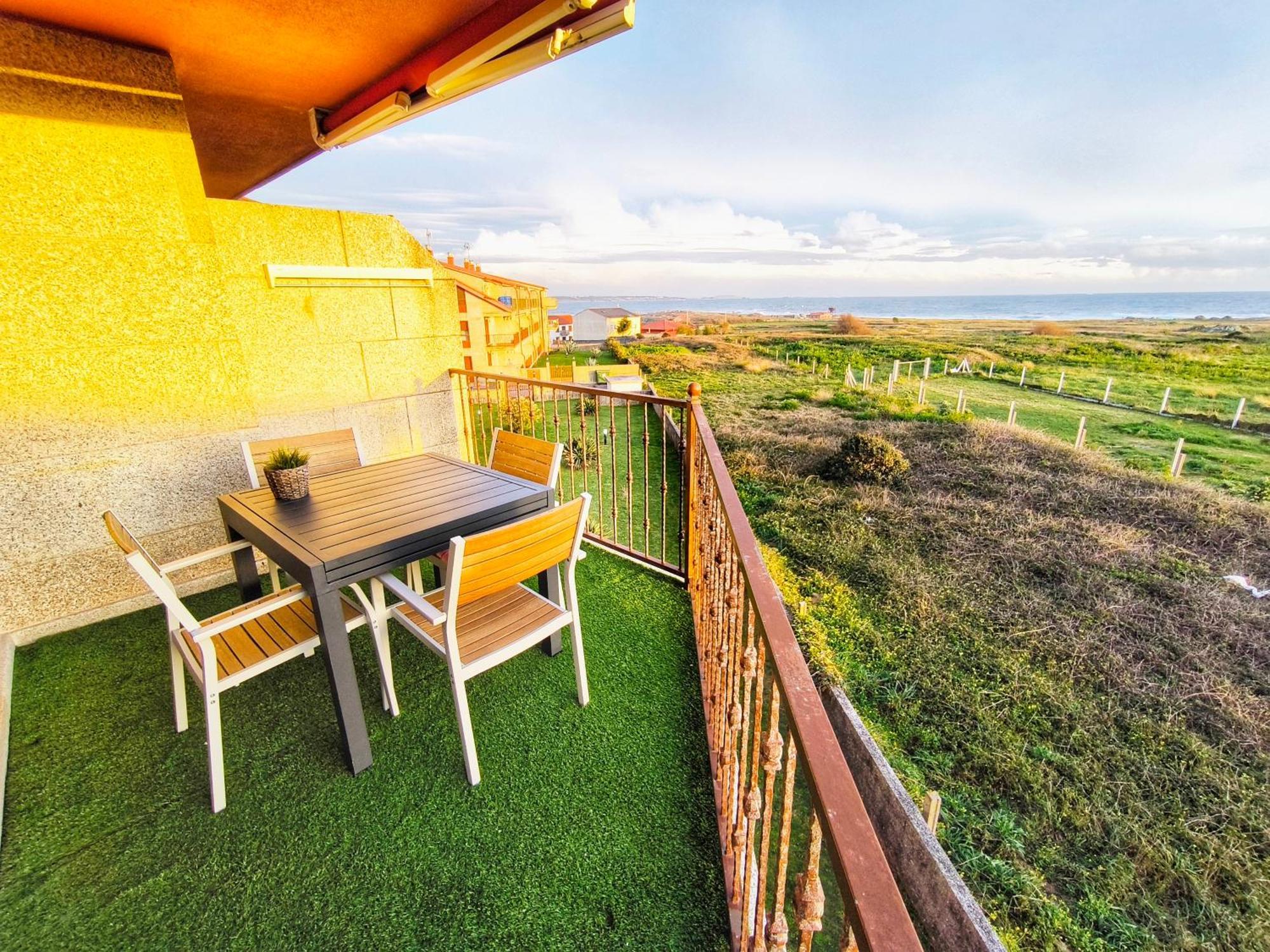 Apartamento Corrubedo Vistas Mar Y Playa Bagian luar foto